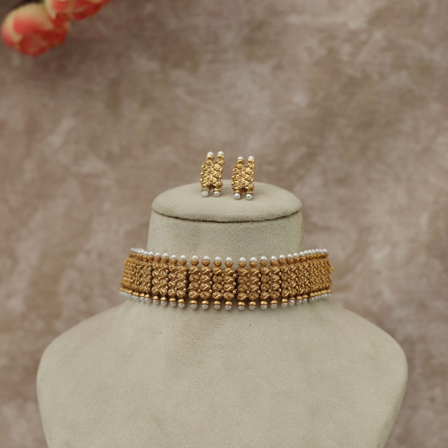 Bhuvi Necklace/Chocker Set