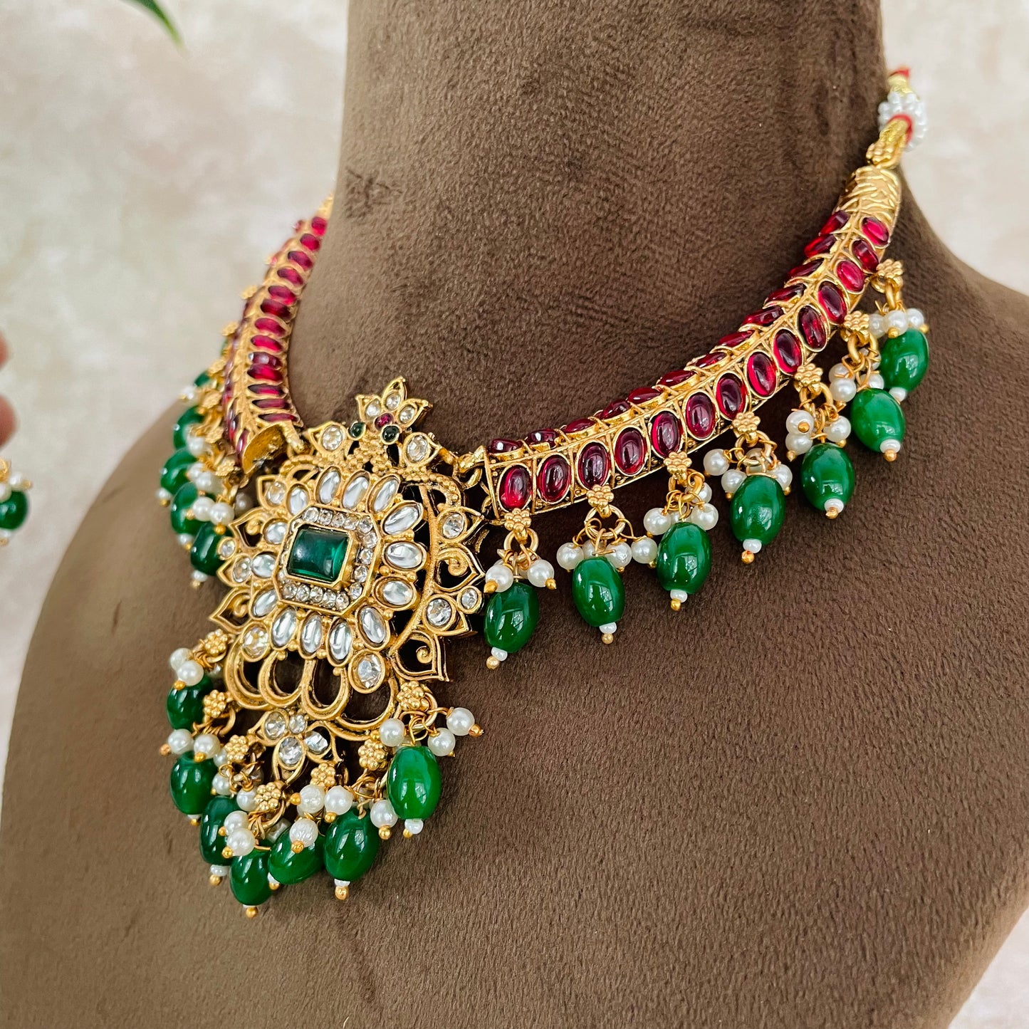 Yoshita Necklace Set