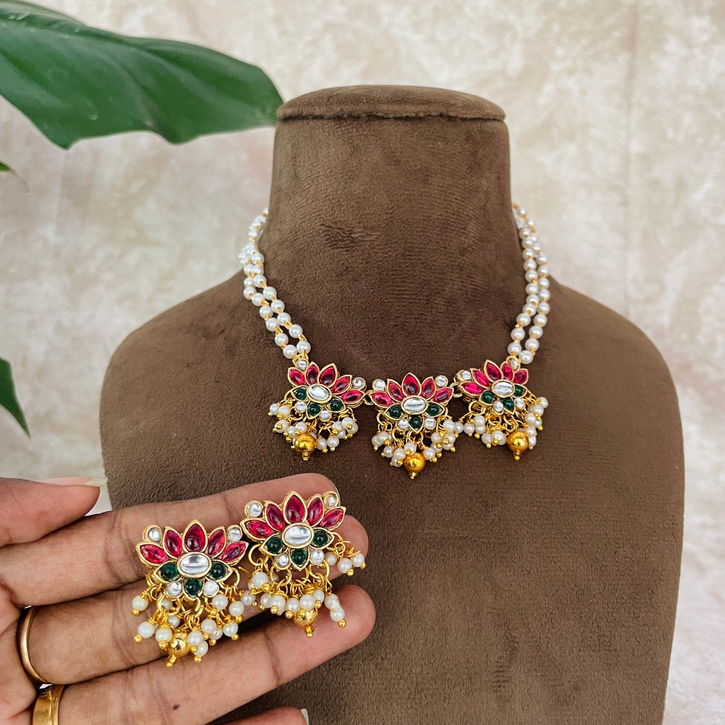 Ziyana Pearl Necklace Set