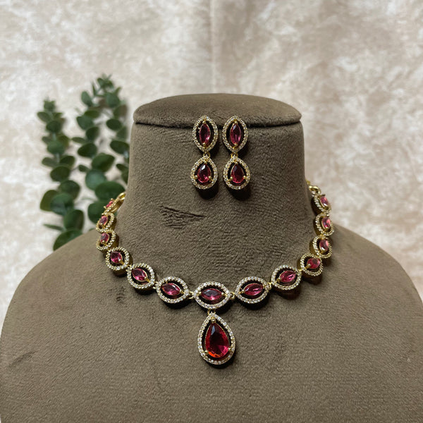 Neha Necklace Set