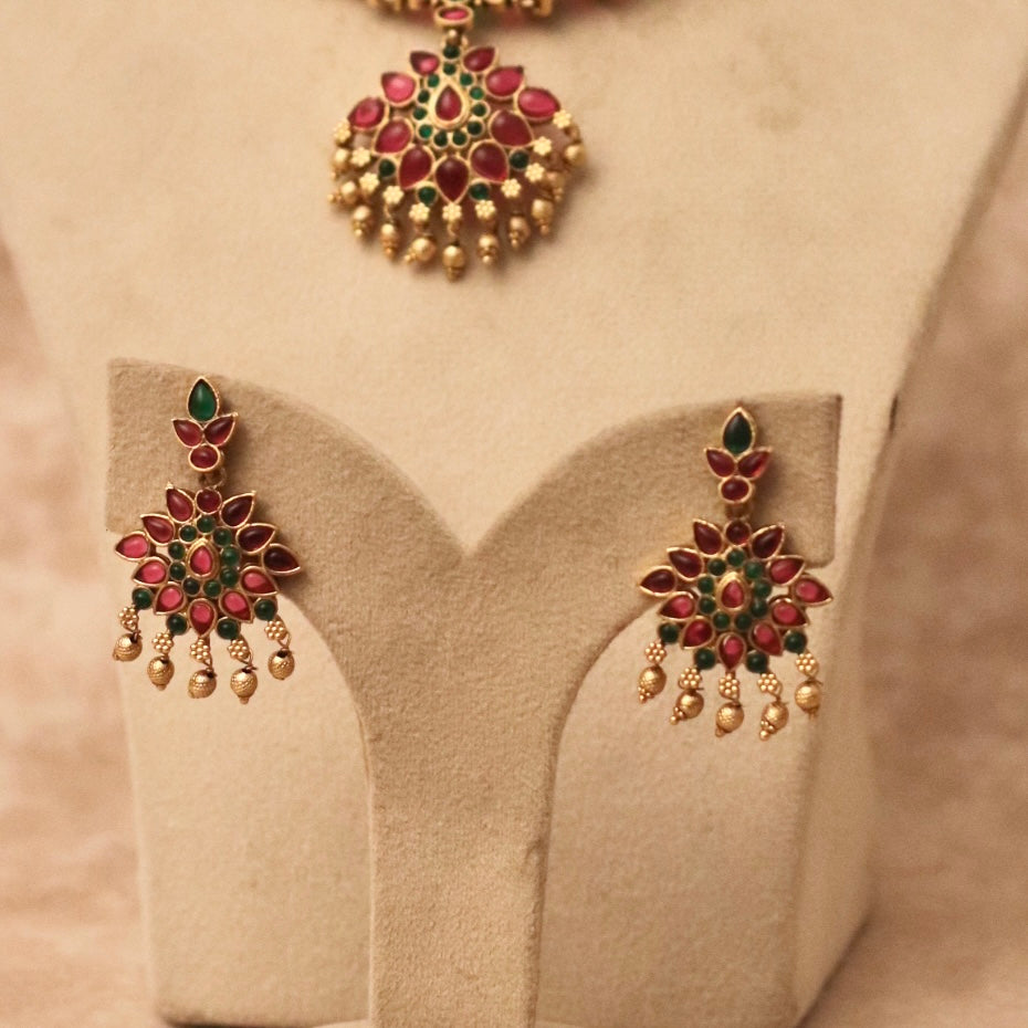 Shashi Necklace Set