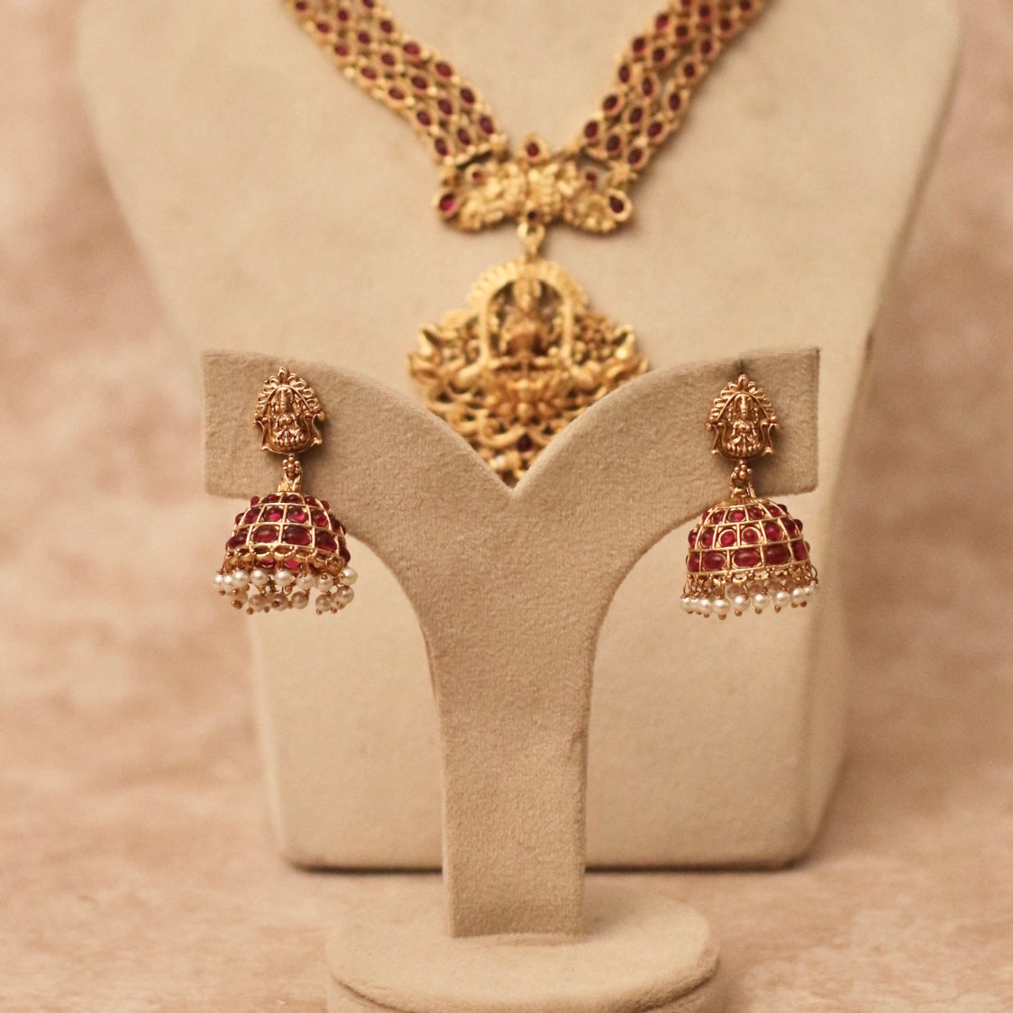 Thithya Necklace Set