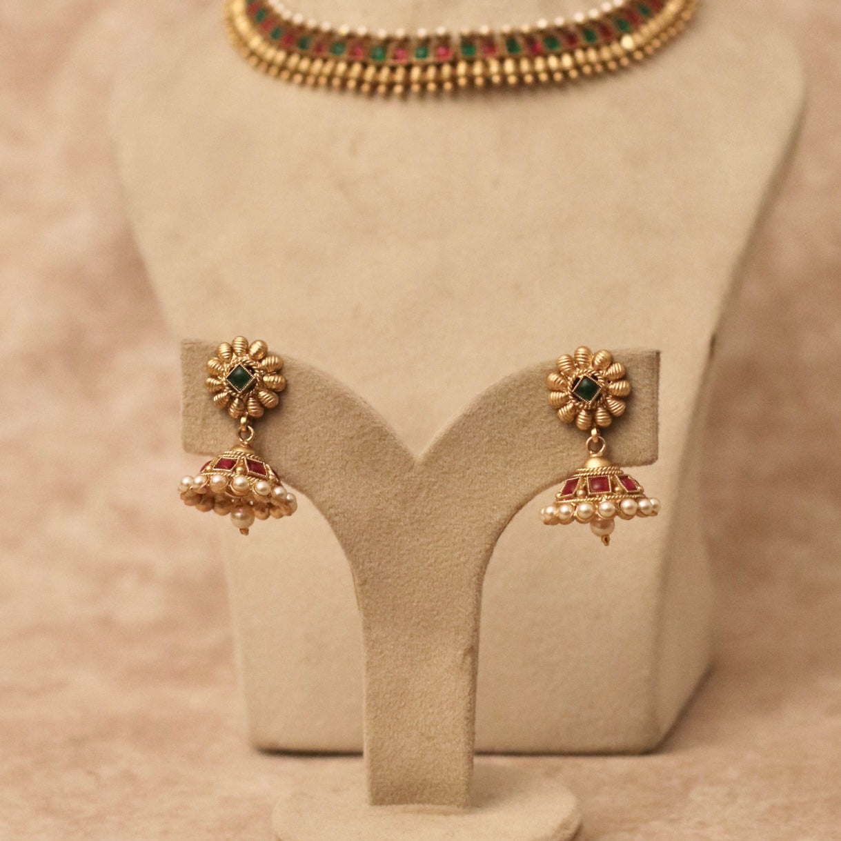 Saju Necklace Set