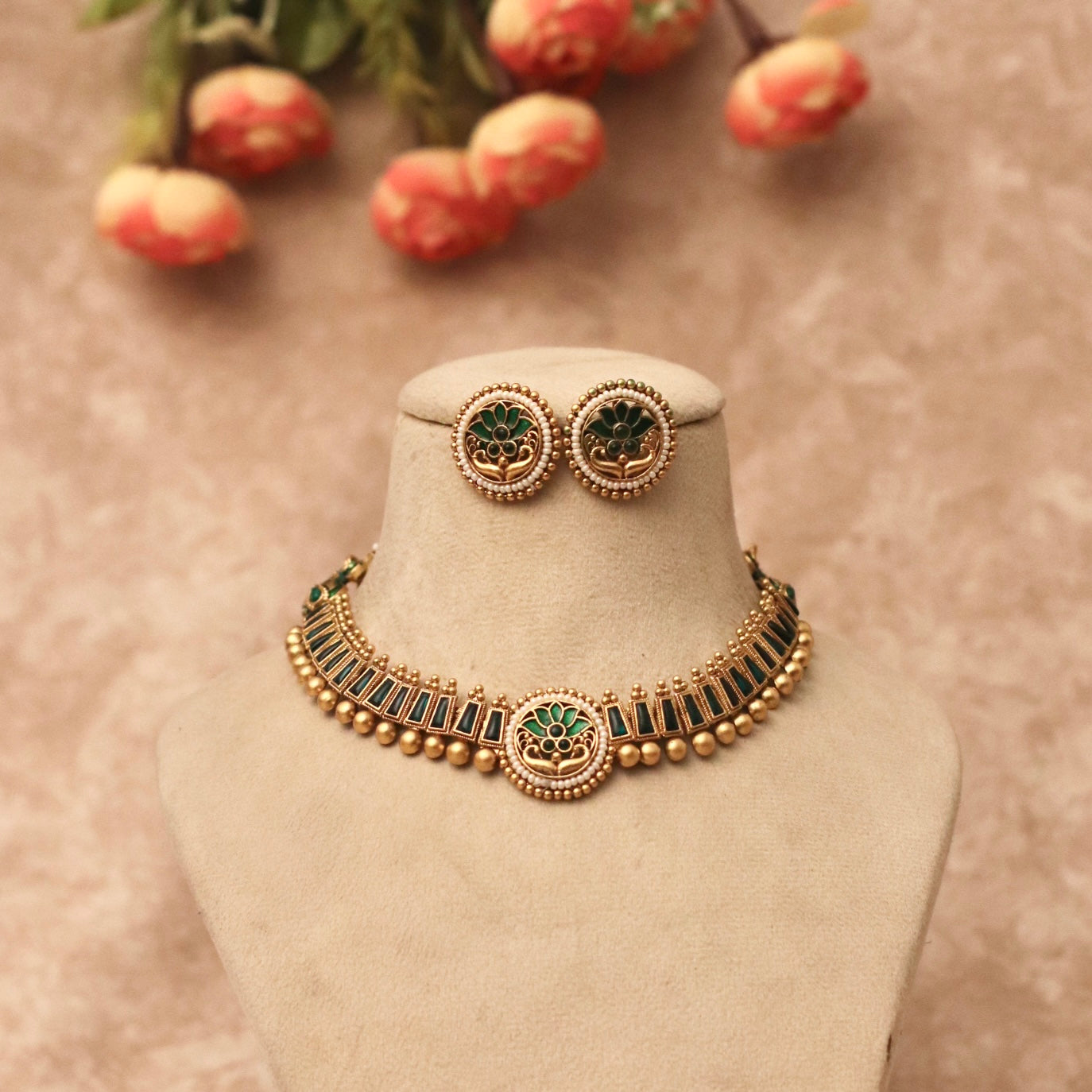 Haya Green Stone Necklace Set