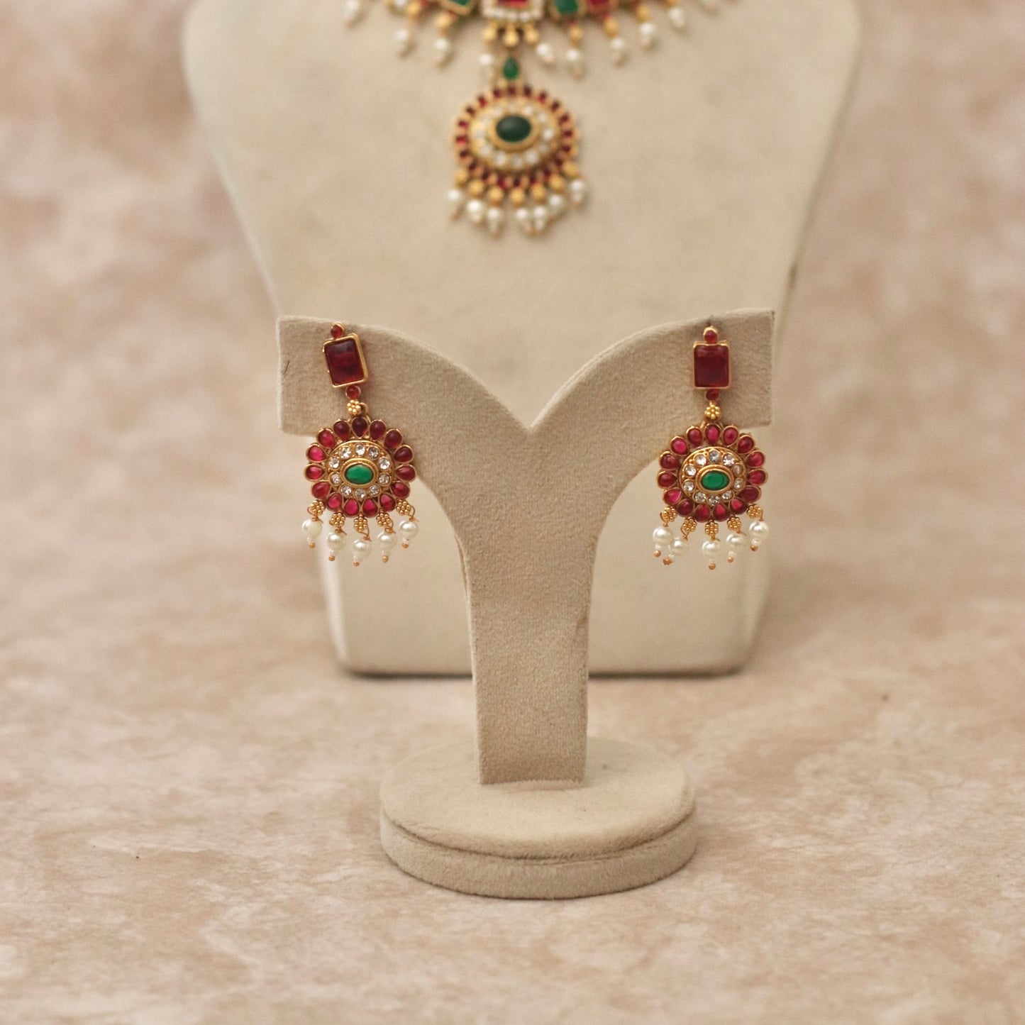 Kanmanii Stone Necklace Set