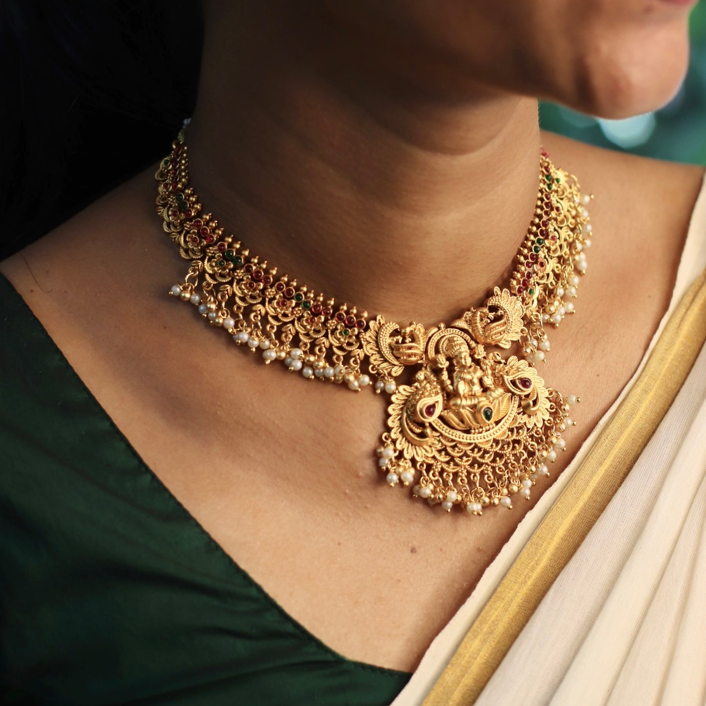 Gold Traditional Necklace Set