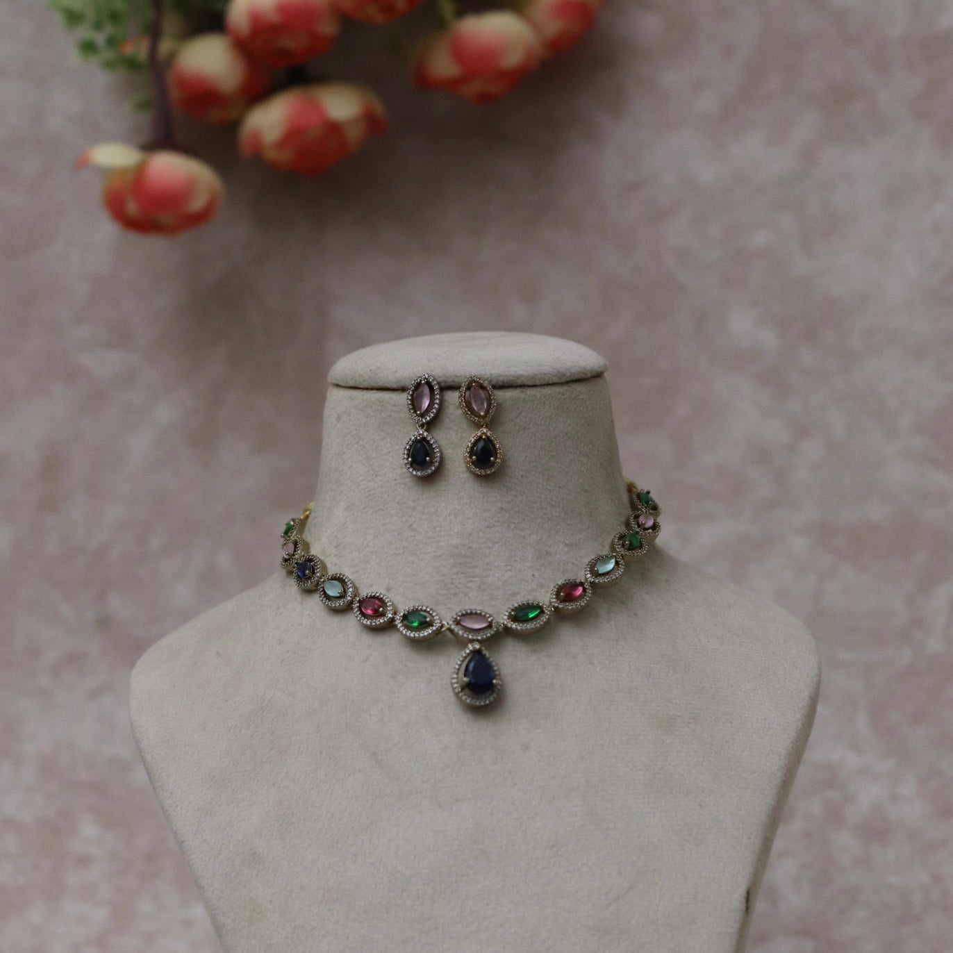Neha Necklace Set