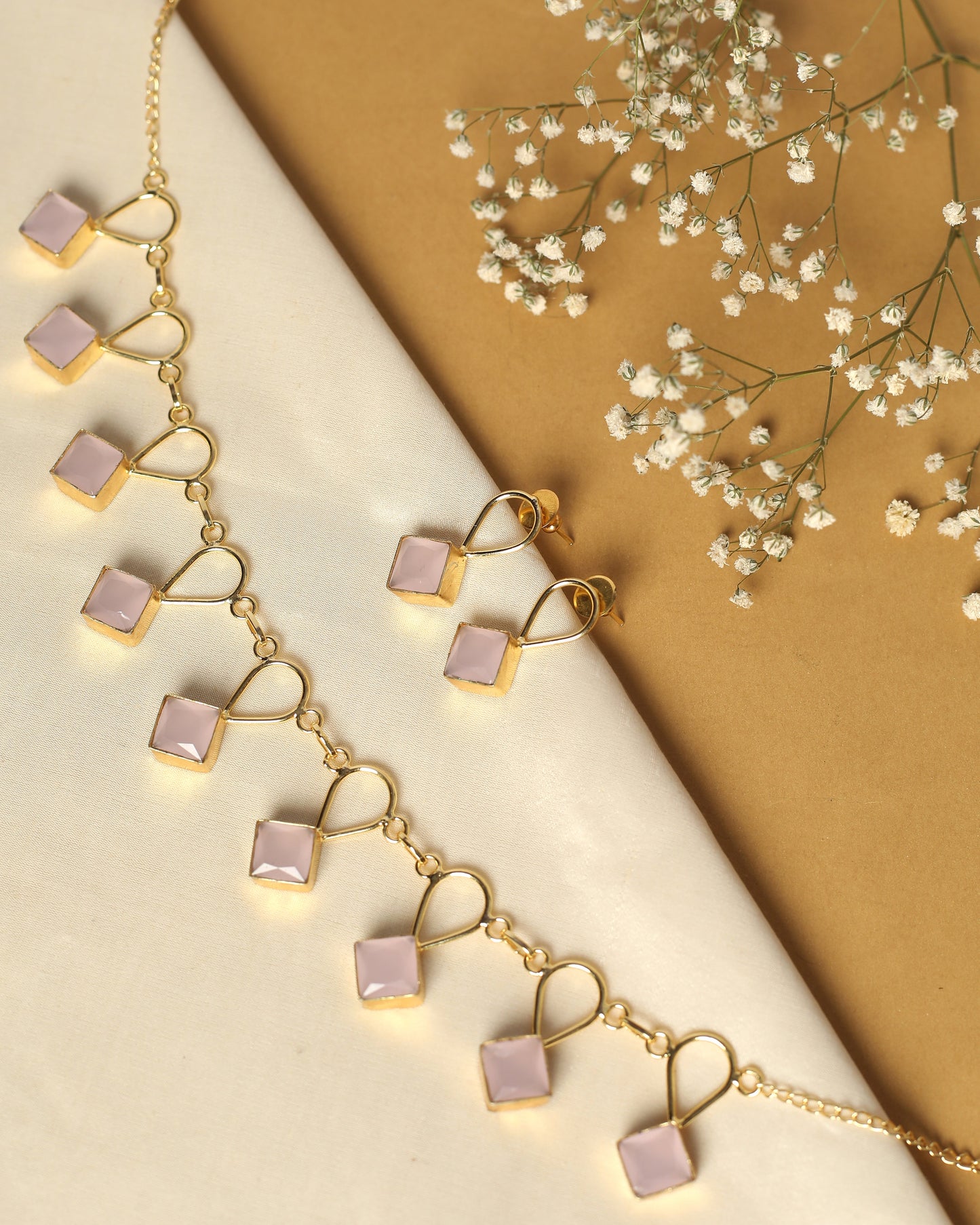 Glossy drop Stone Neckpiece with Earring