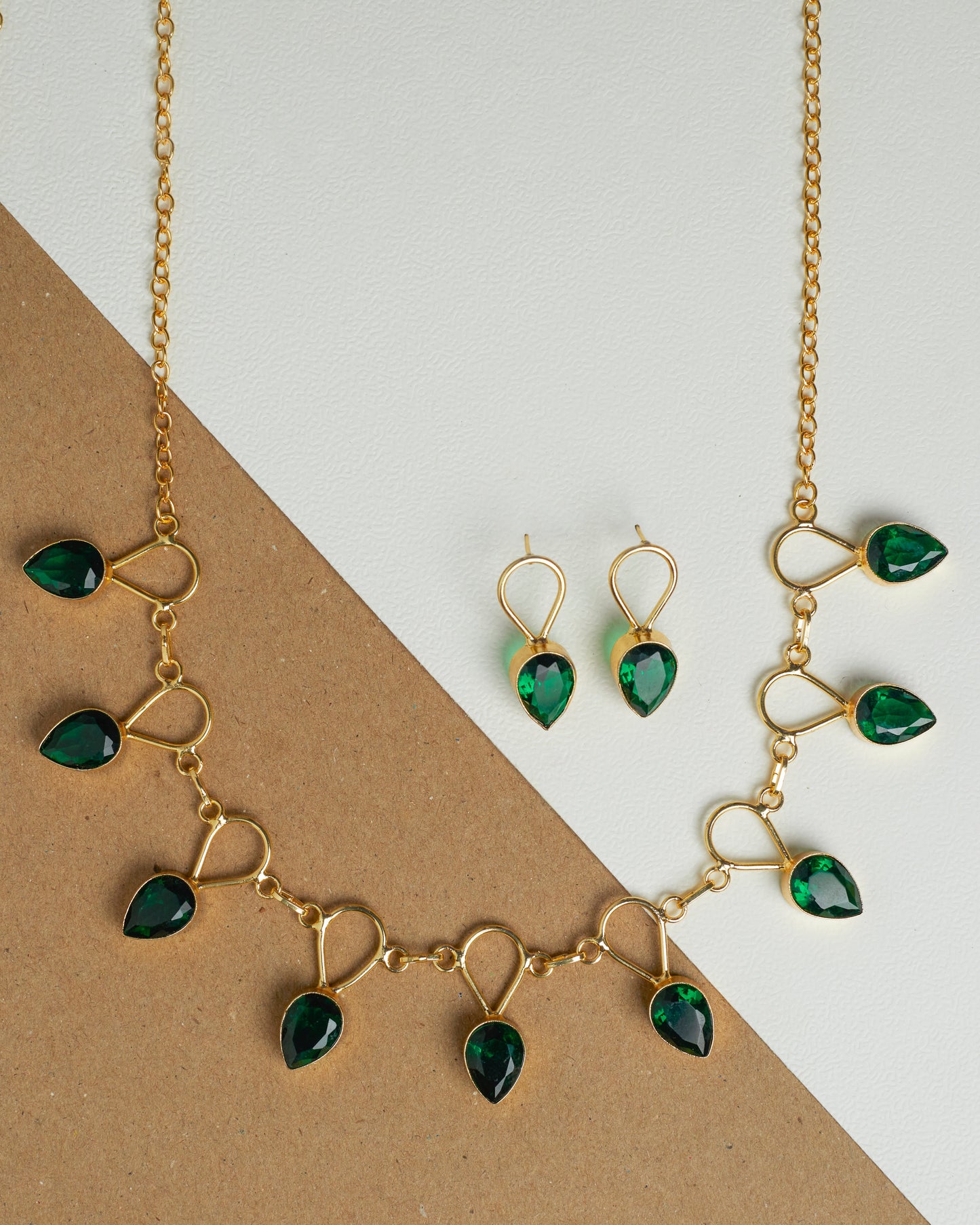 Harsh Diamond Drop Glossy Stone Neckpiece with Earring