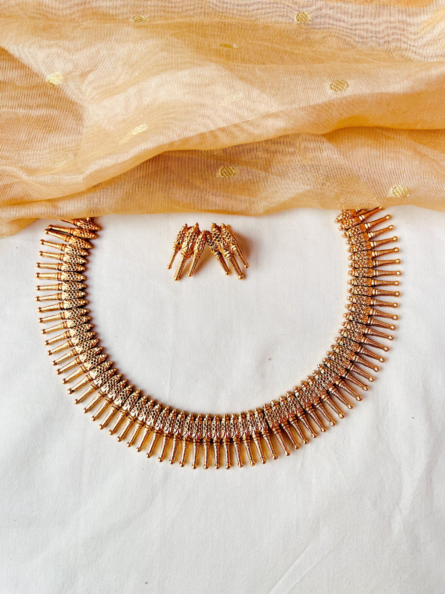Sivanjali Necklace with Stud