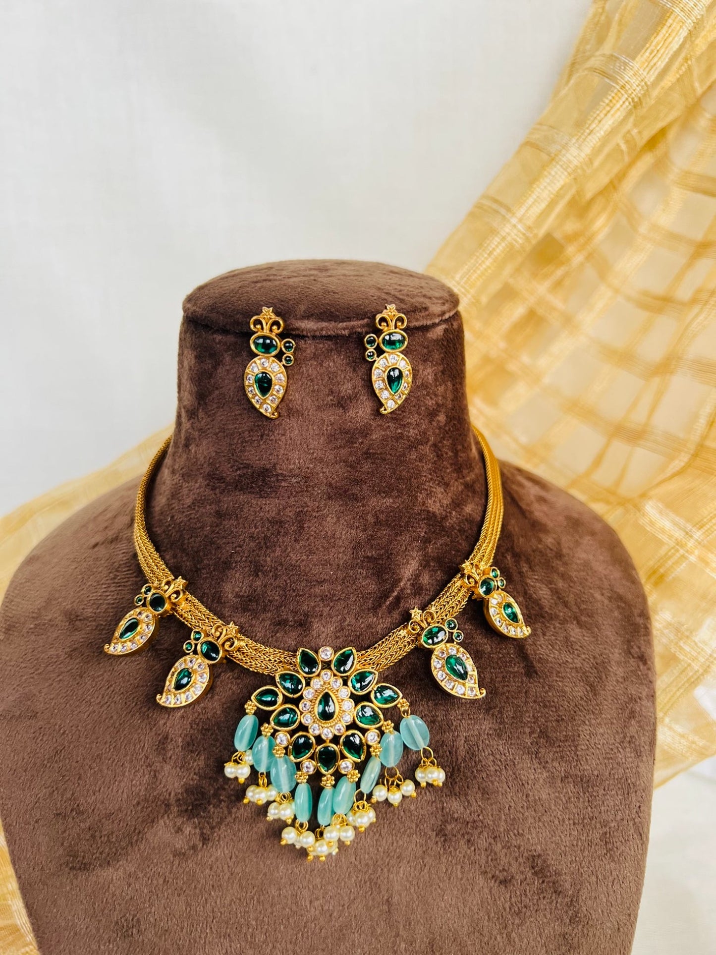 Glossy Stone Antique Traditional Necklace