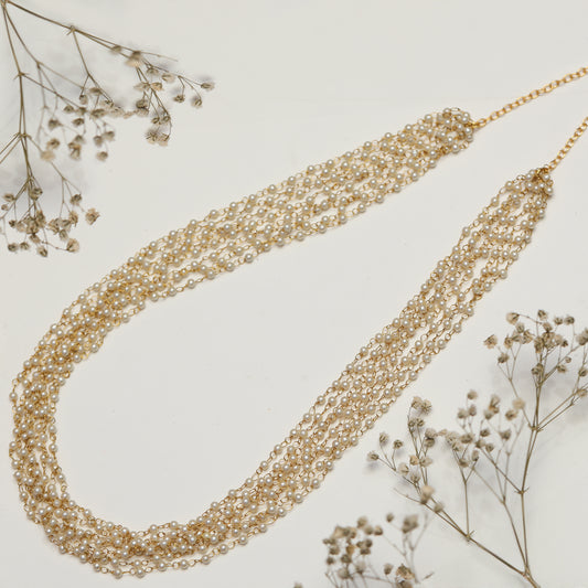 Layed white pearl chain