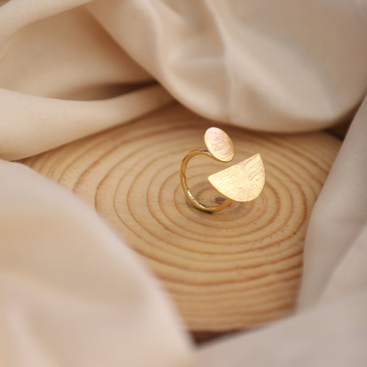 Vihaya Gold Ring