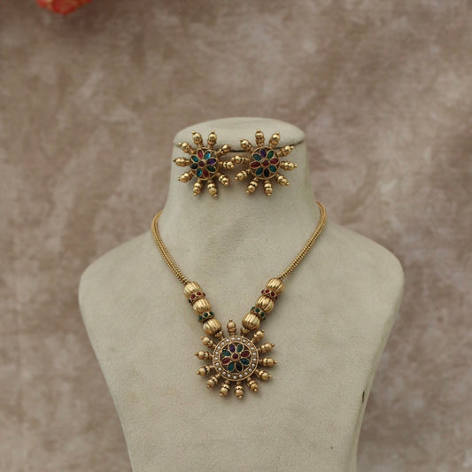 Dhini Necklace Set
