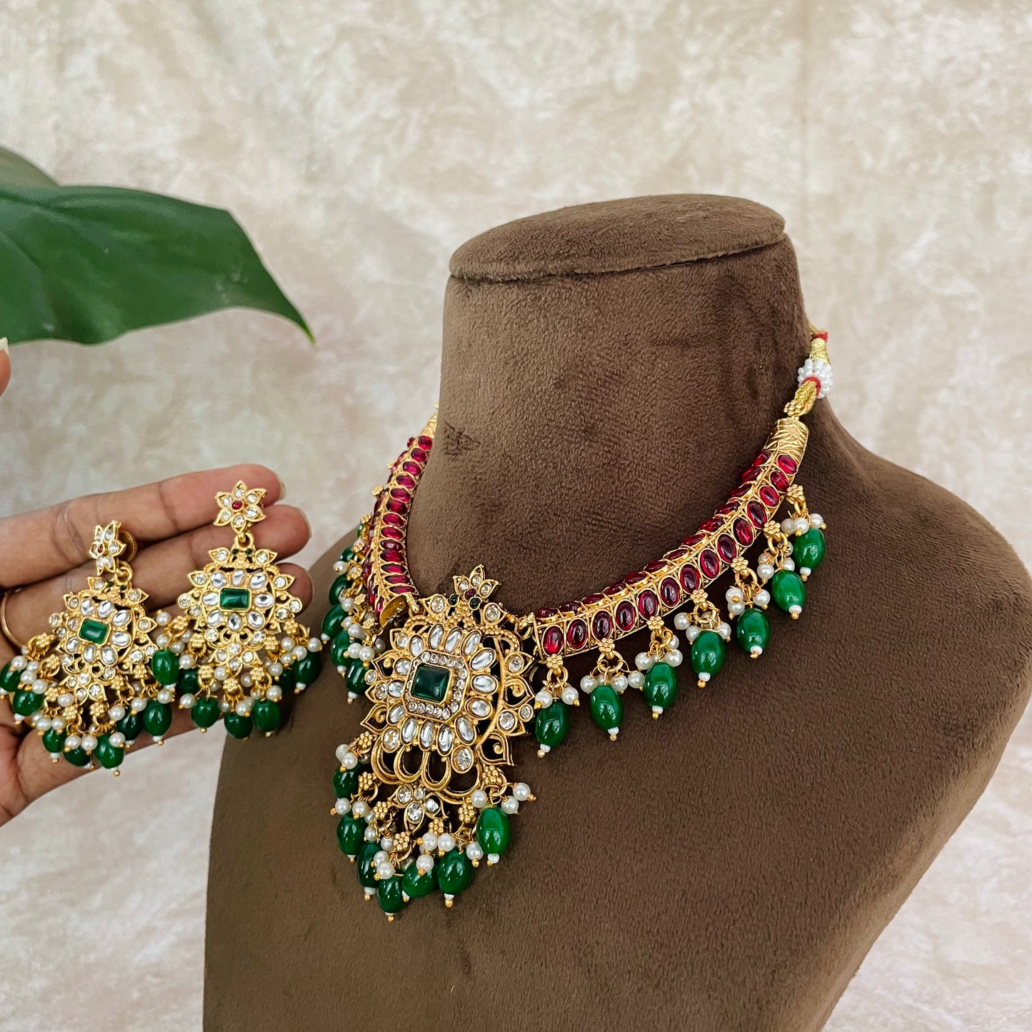 Yoshita Necklace Set