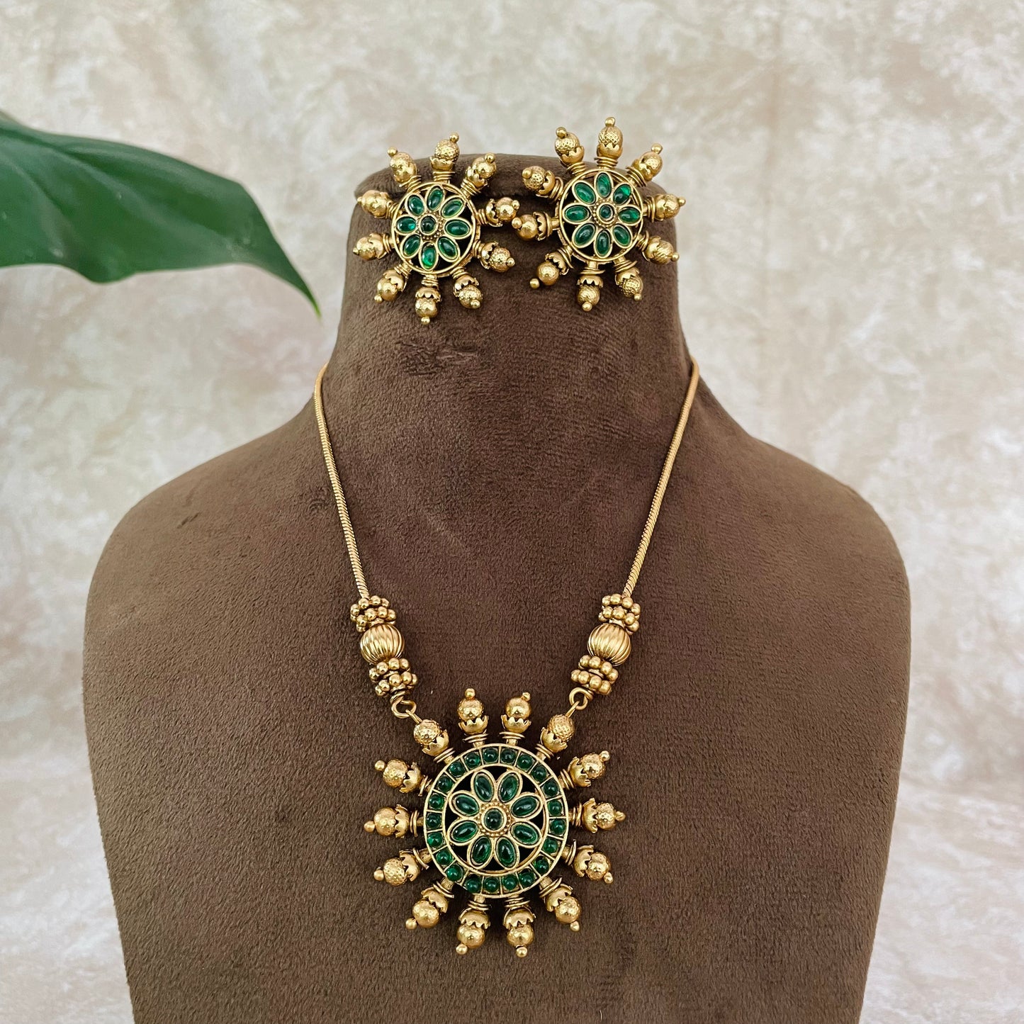 Edha Necklace Set