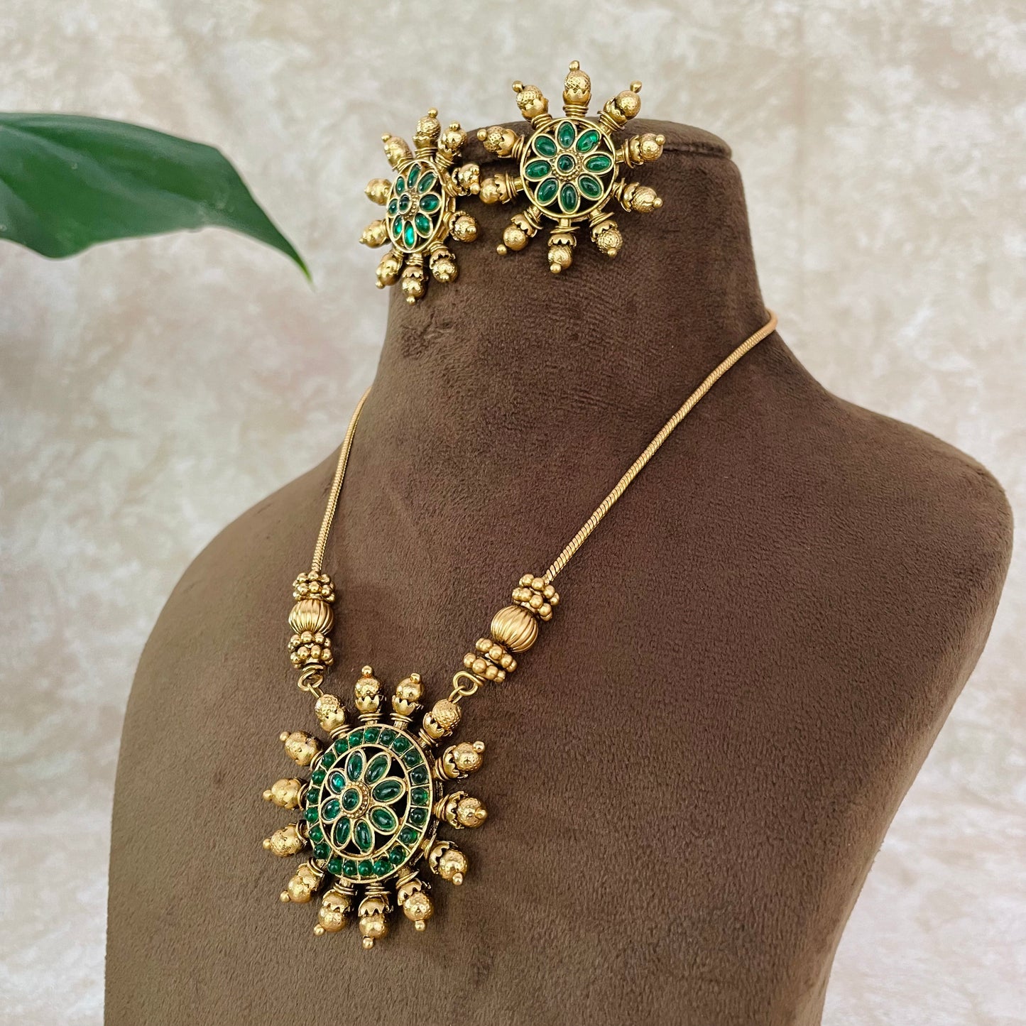 Edha Necklace Set