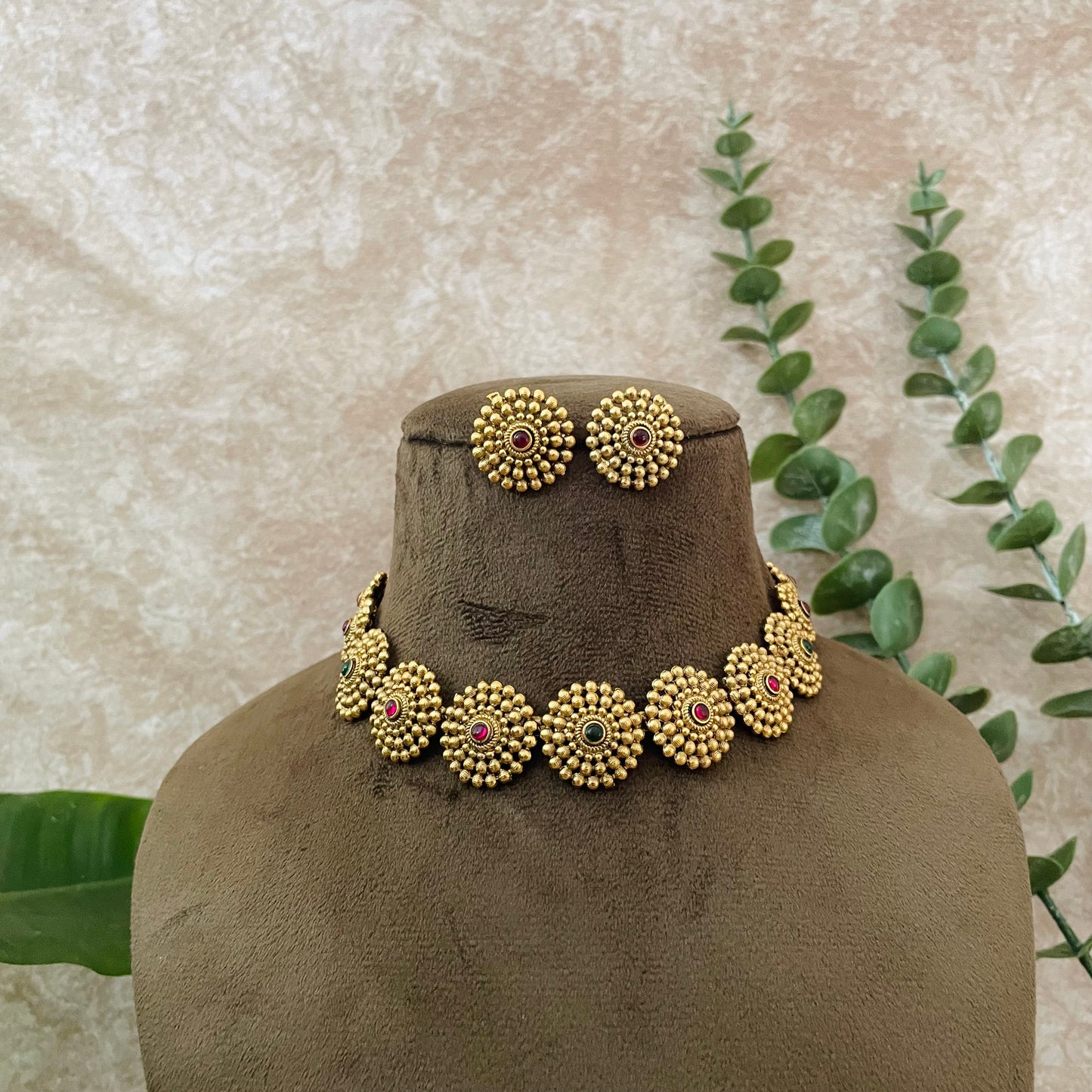 Ikshura Necklace Set