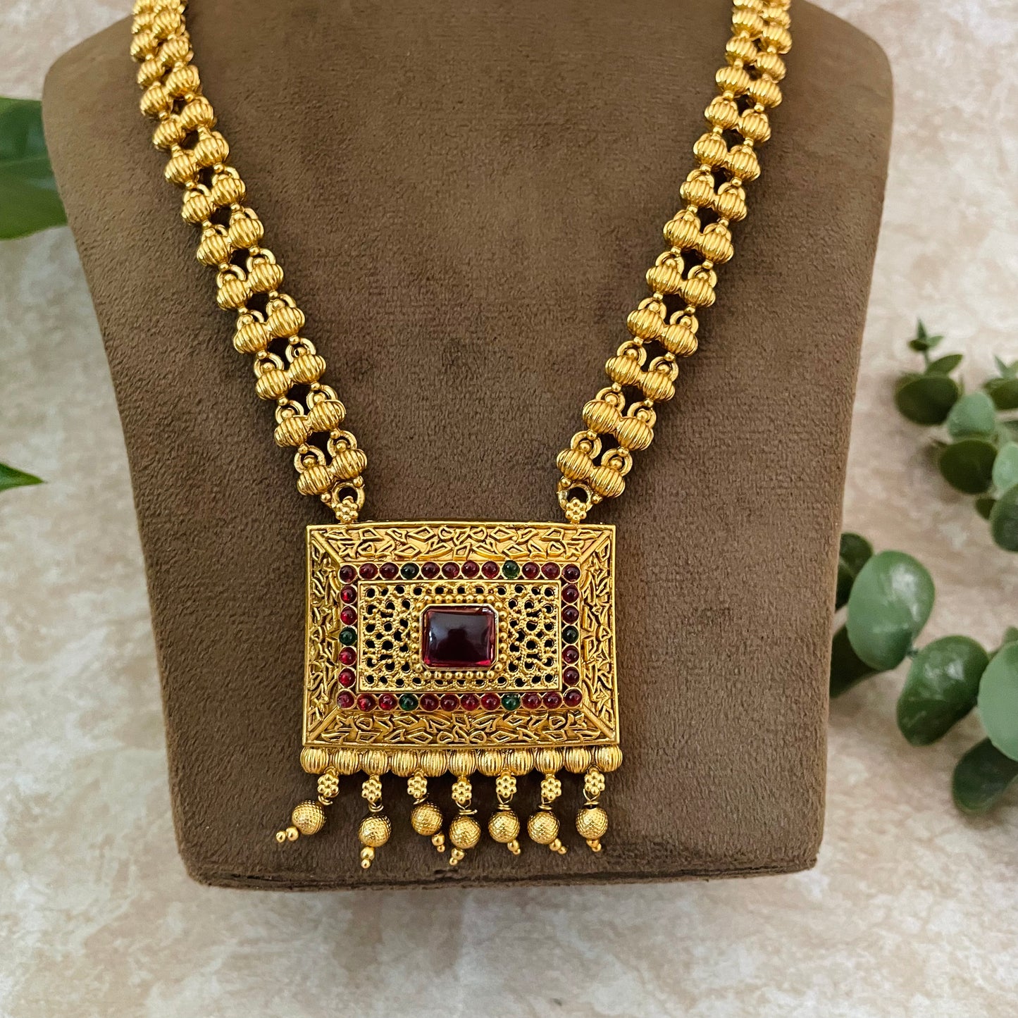Thanvi Long Haram With Earring