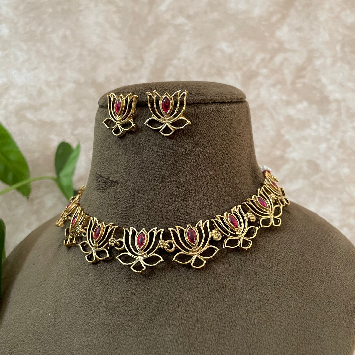 Reethu Necklace Set