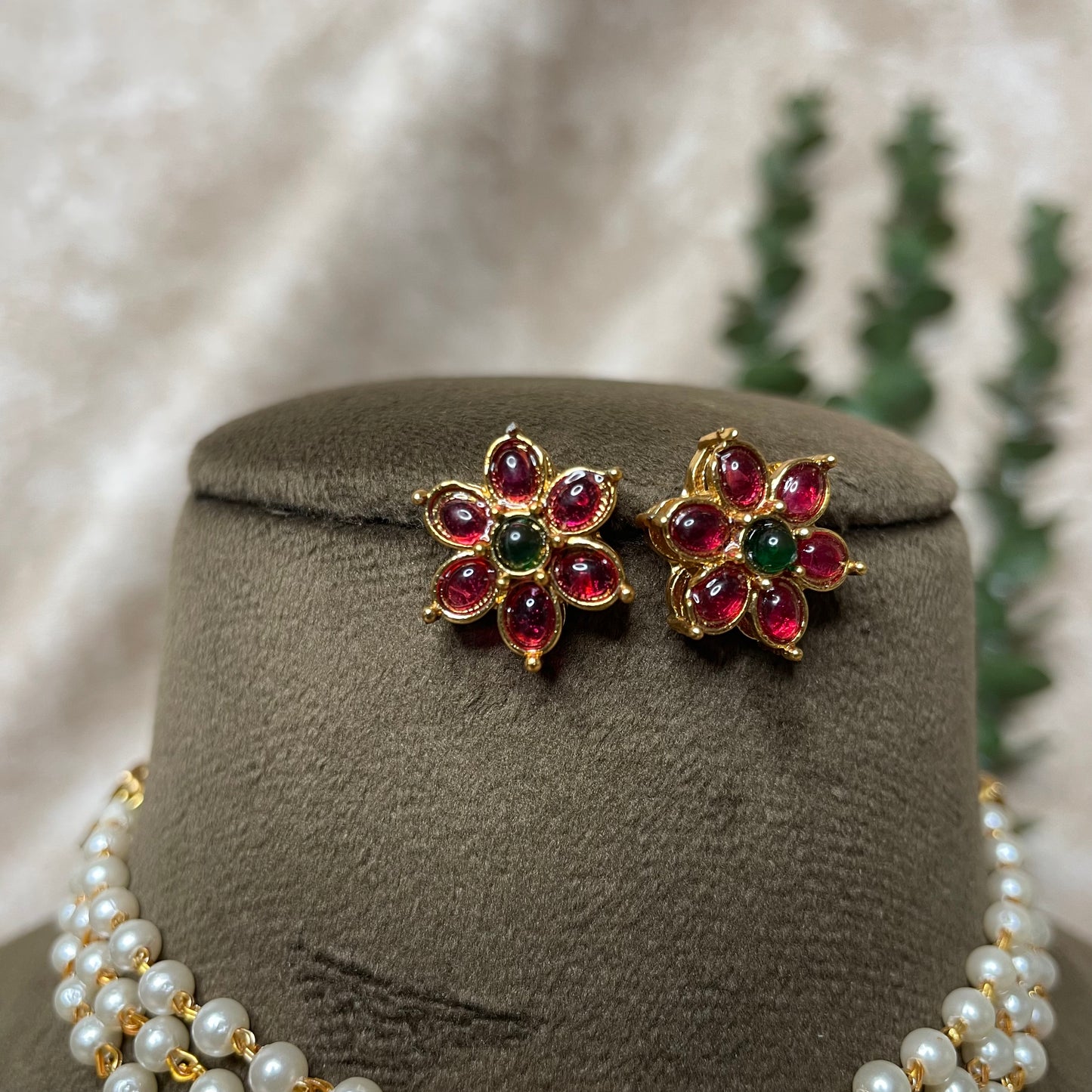 Dhakshu Pearl Necklace/Choker Set