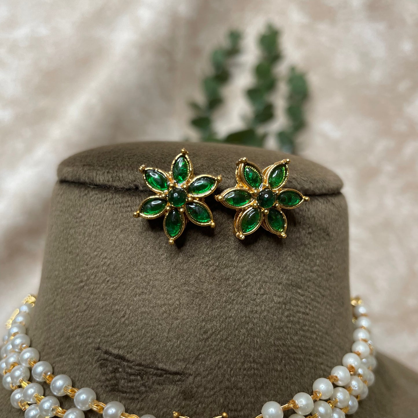 Dhanya Pearl Necklace/Choker Set