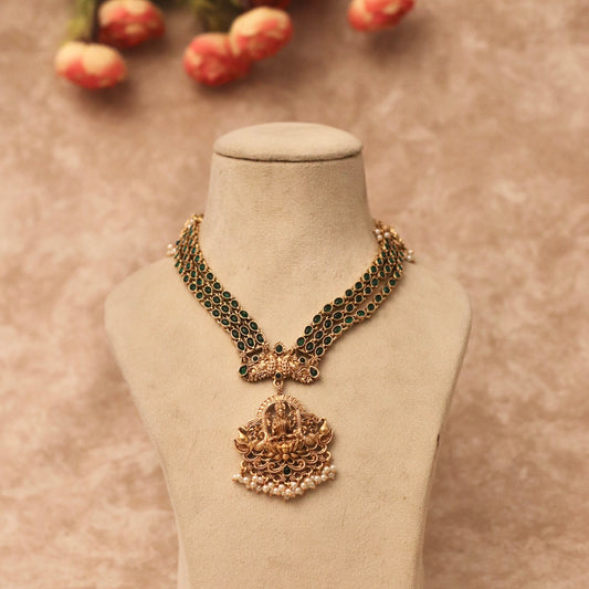Nehaa Necklace Set