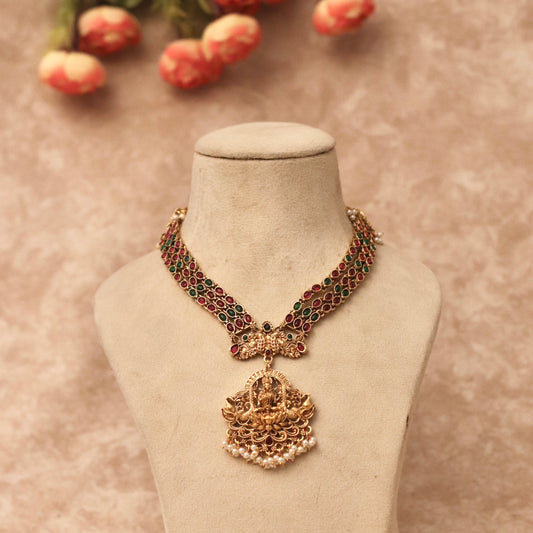 Nilanii Necklace Set