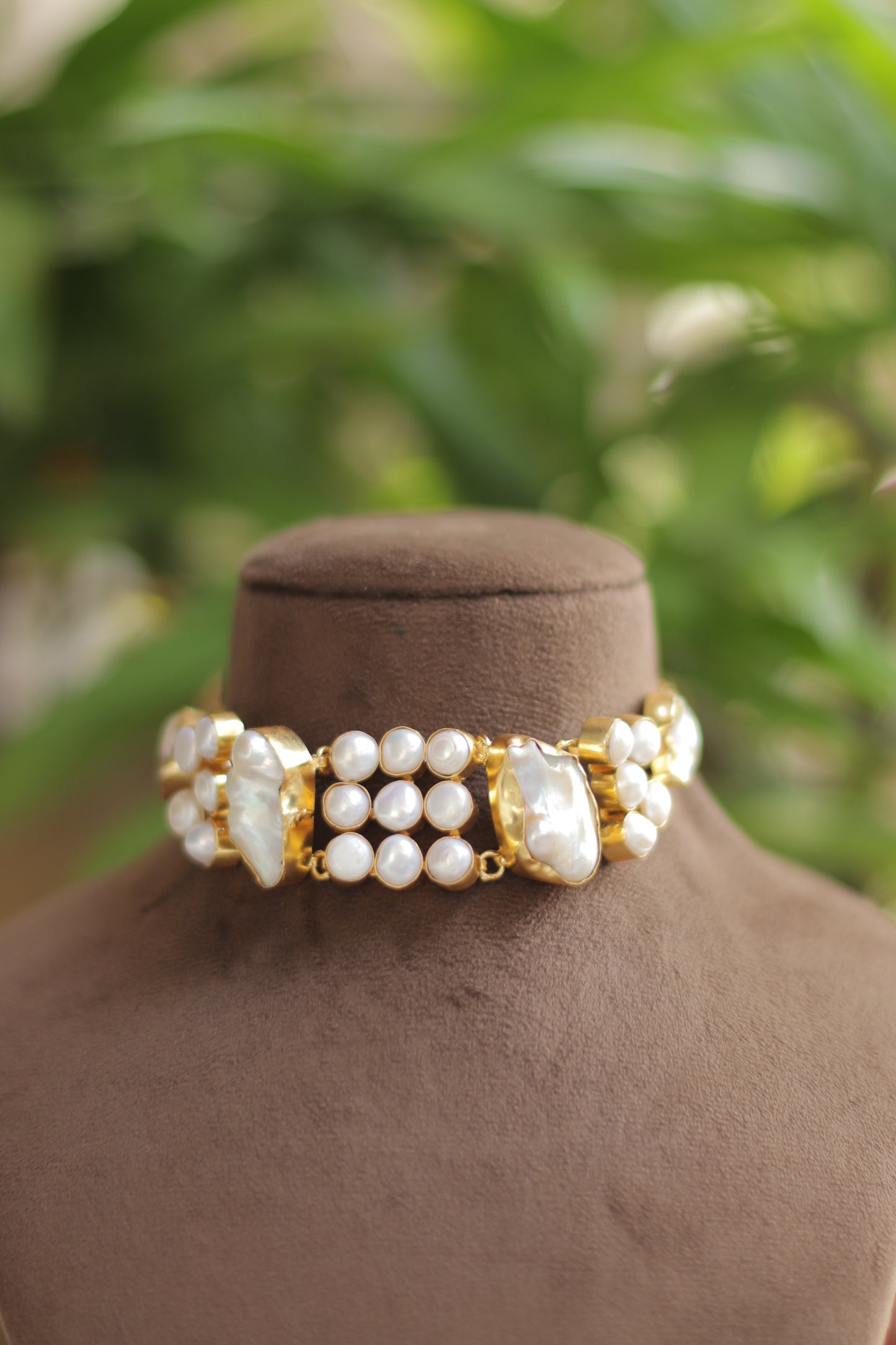 While pearl & Raw Stone Necklace
