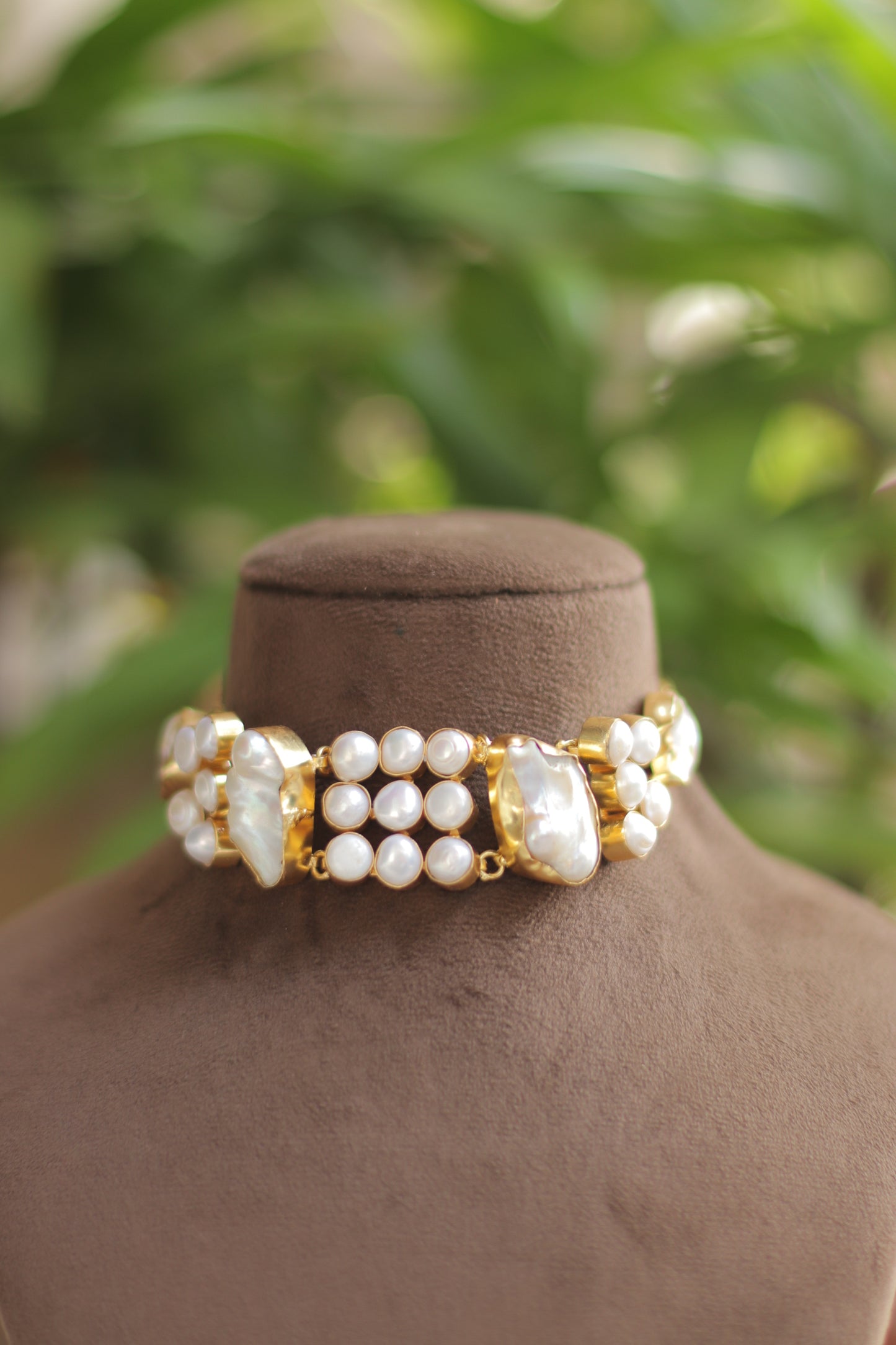 While pearl & Raw Stone Necklace