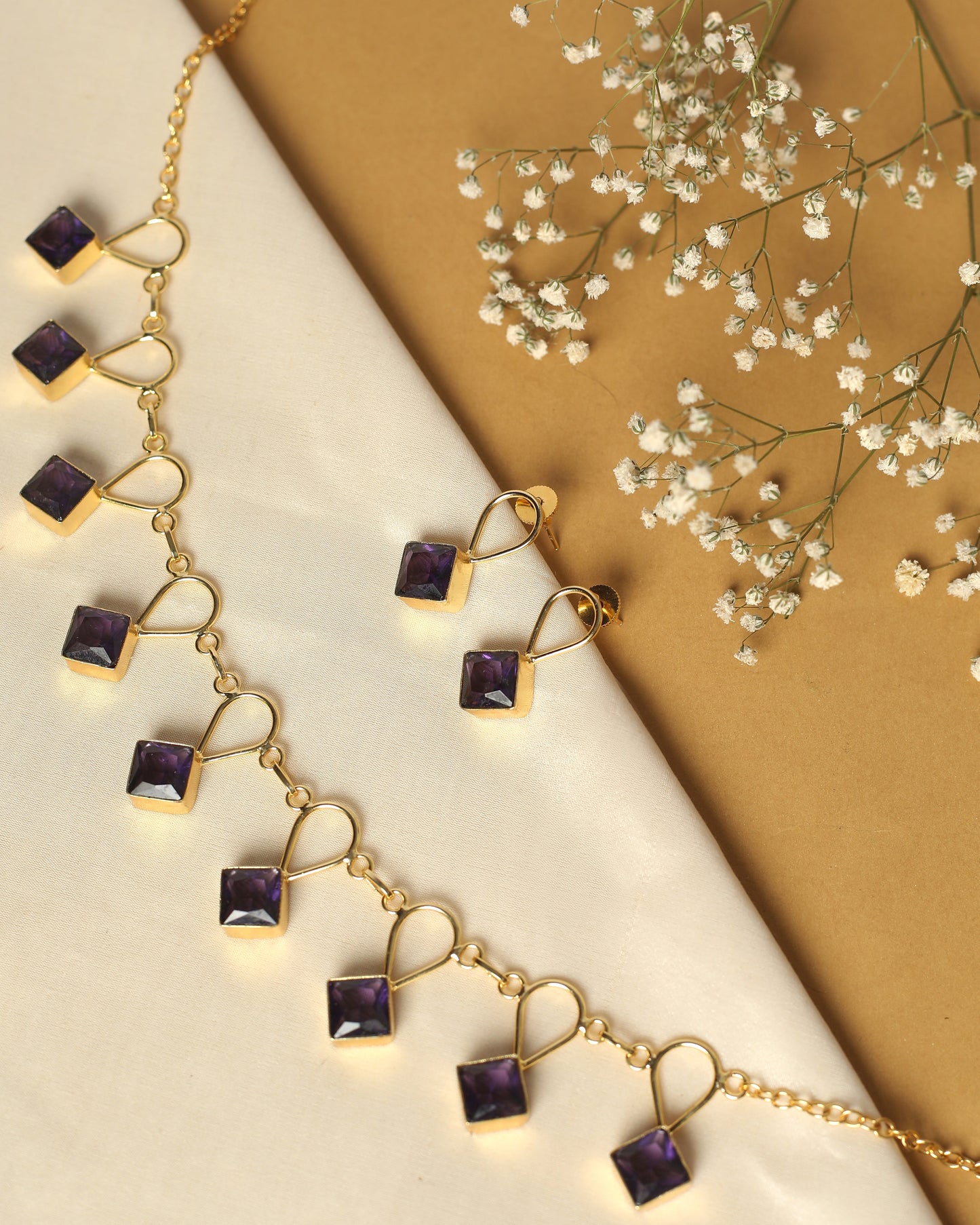Glossy drop Stone Neckpiece with Earring