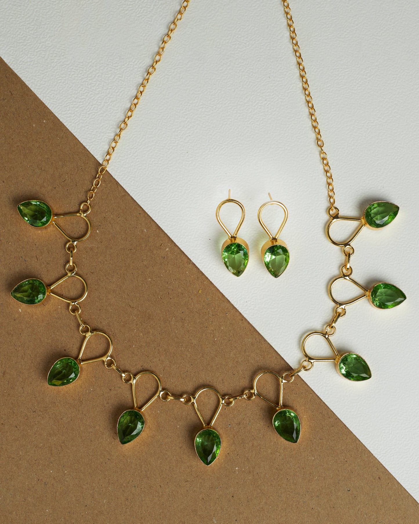 Harsh Diamond Drop Glossy Stone Neckpiece with Earring