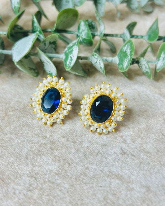 Saagi Pearl & Glossy stone Stud
