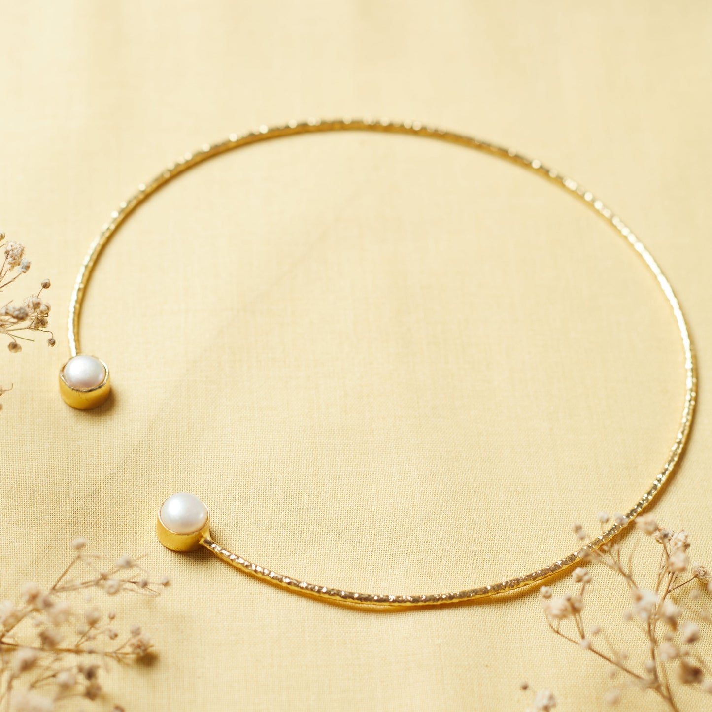 Haza Pearl Neckcuff / Neckpiece
