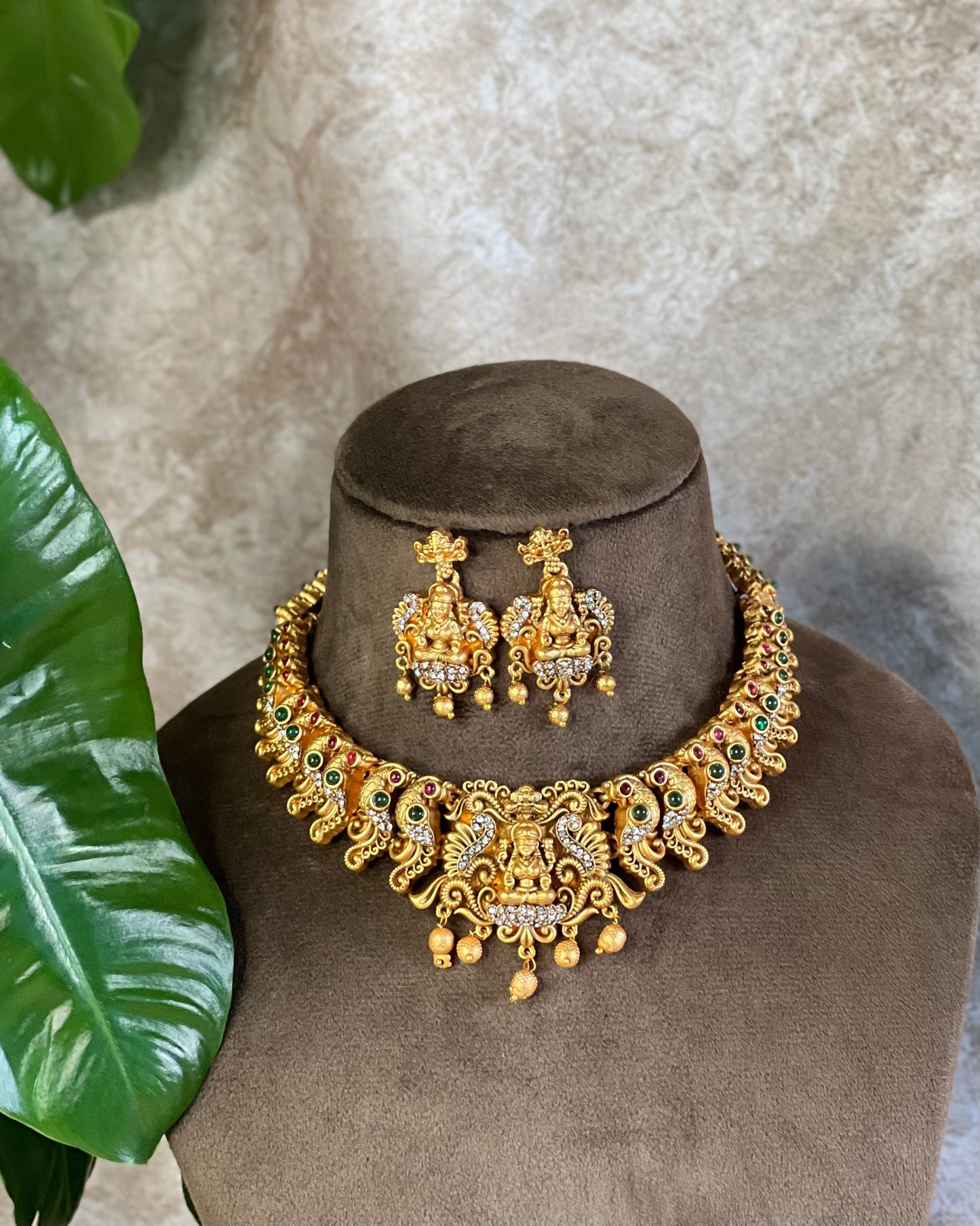 Kana Necklace with Earring