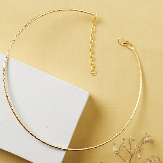 Single Layer golden Neckcuff / Neckpiece