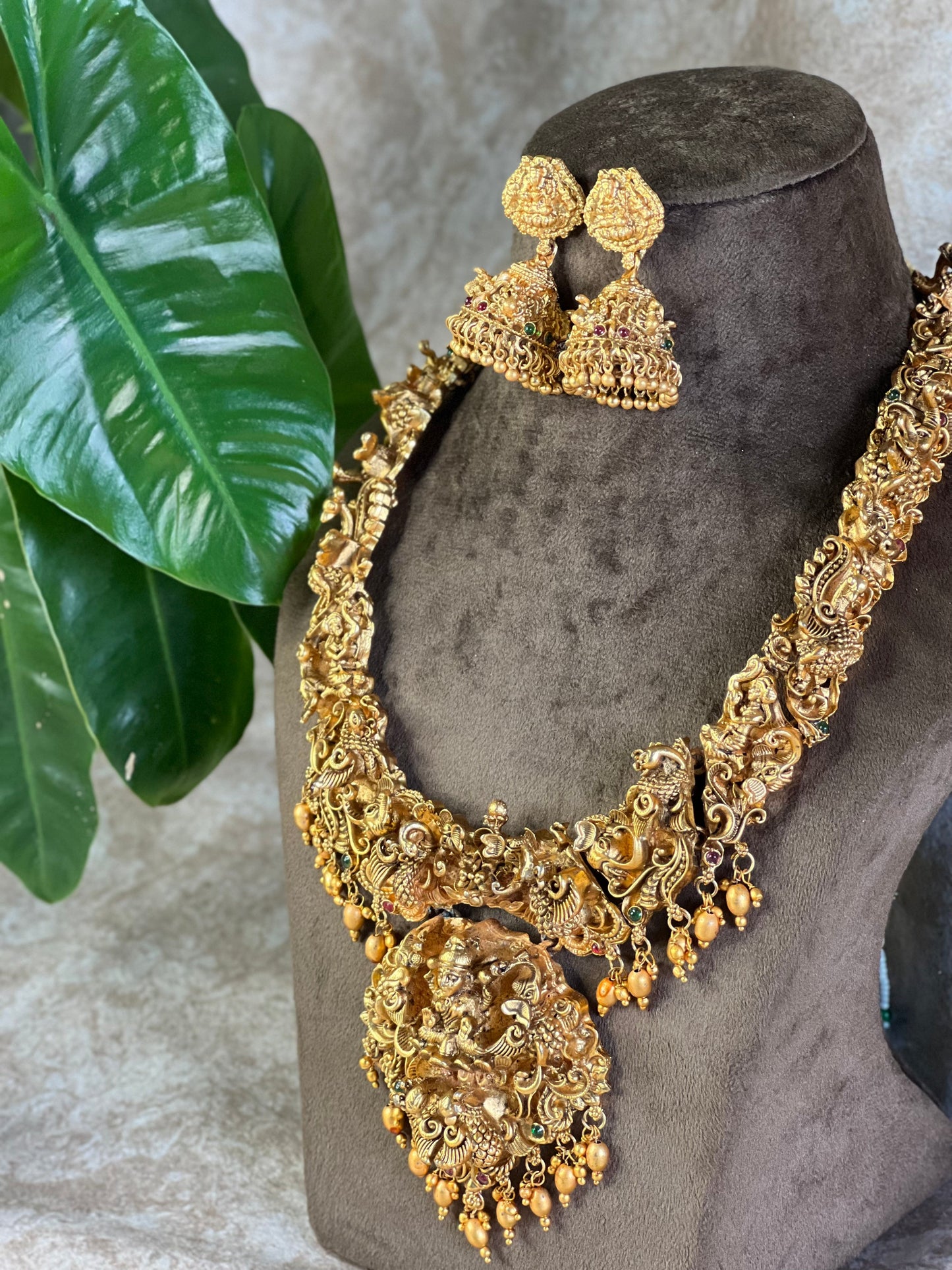 Sashvika God Harm Necklace with Earring