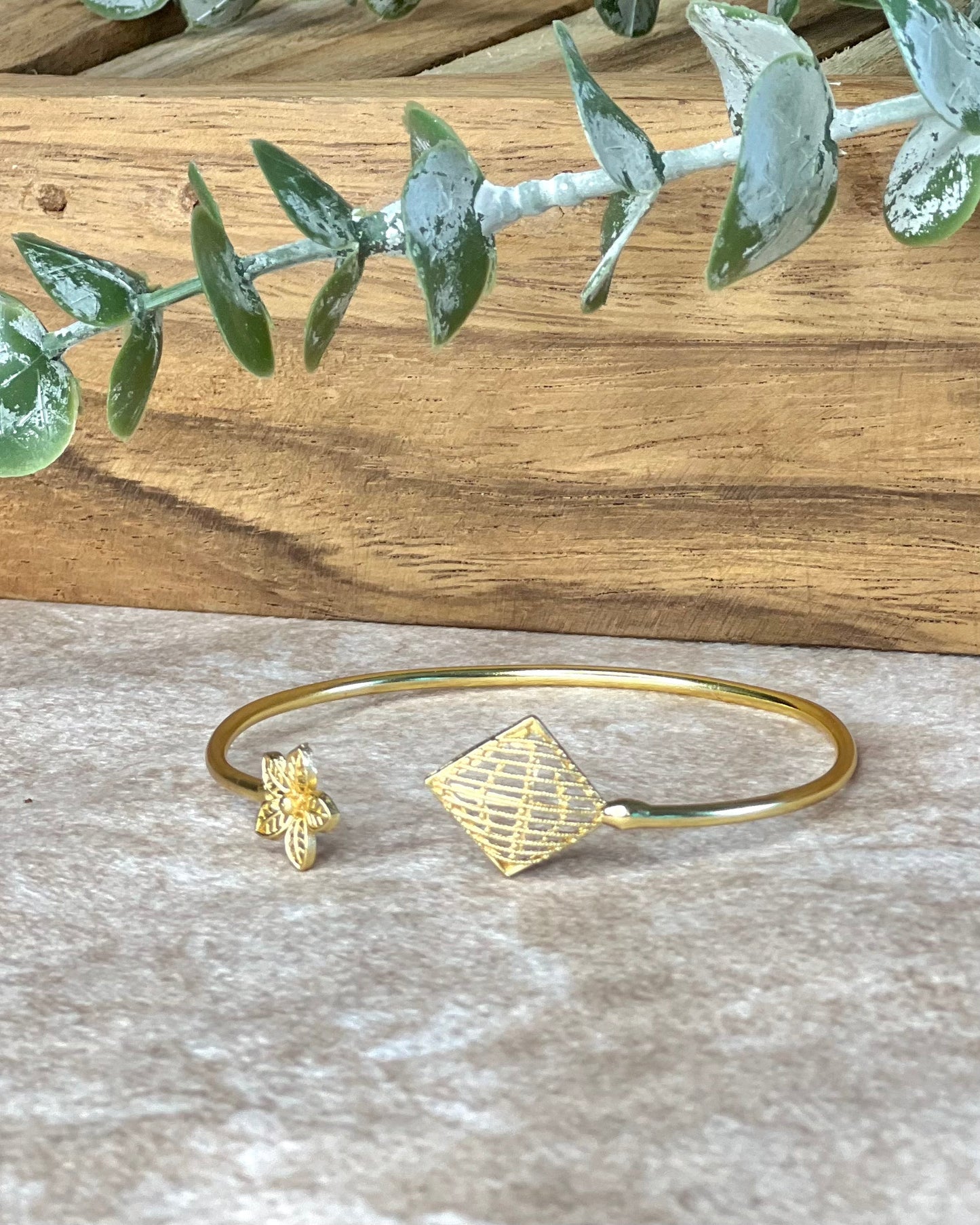 Tansi Flower Bangle