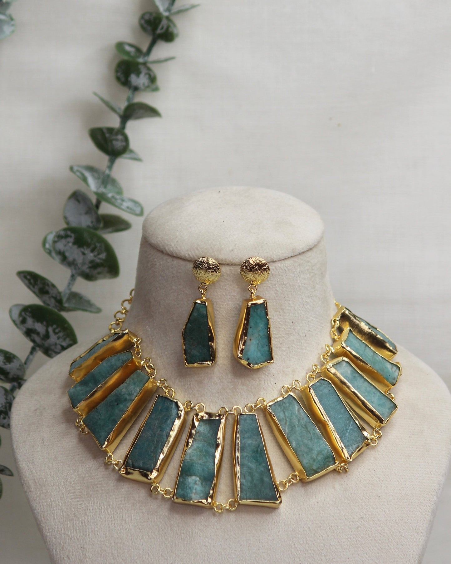 Harumi Blue Raw Stone Neckpiece with Earring