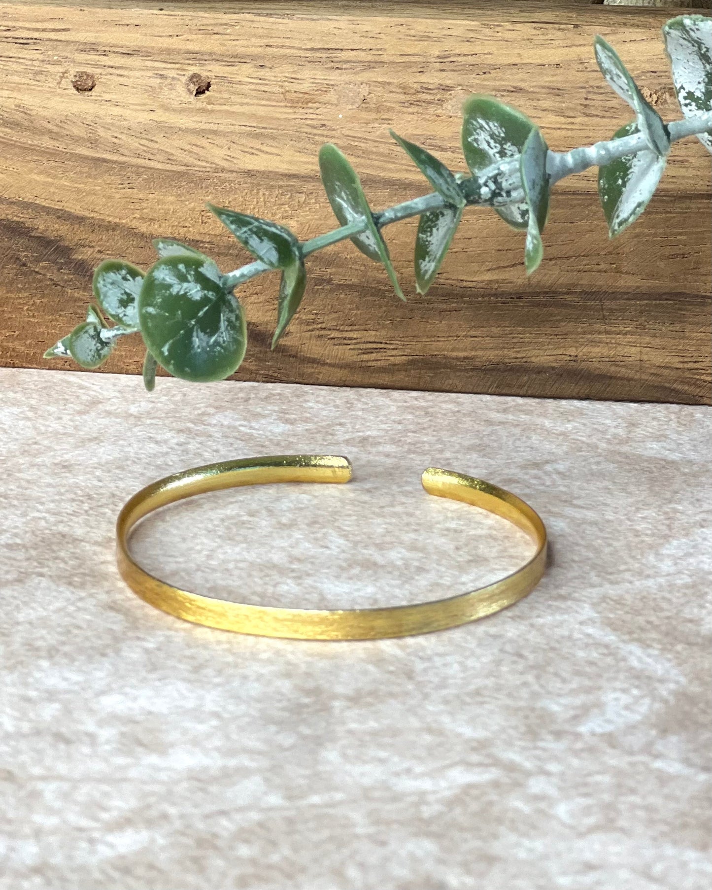 Hava Simple Hand Cuff /Bracelet