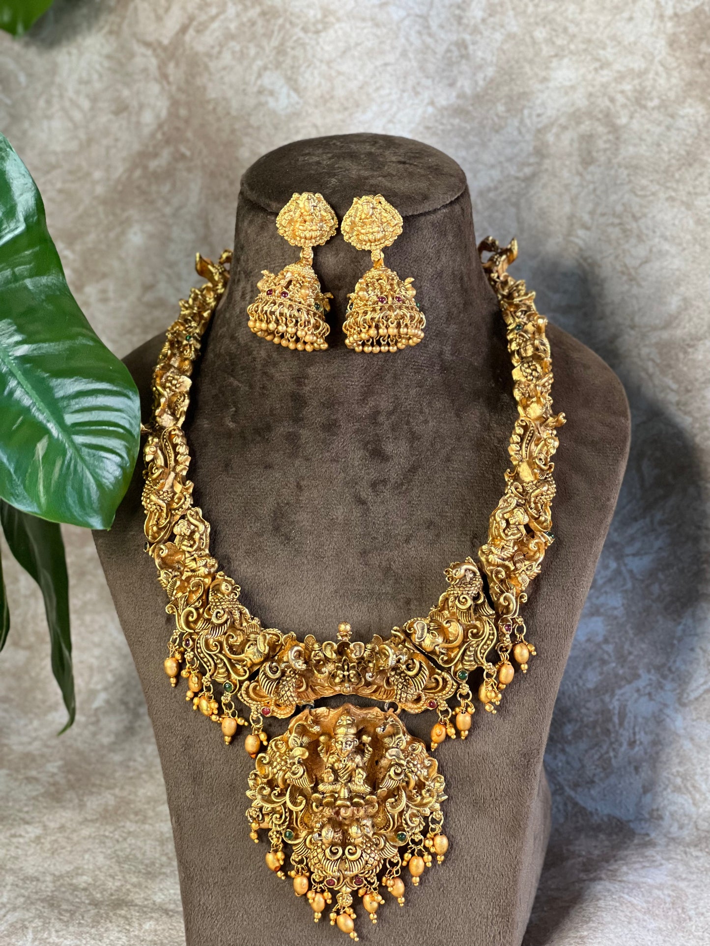 Sashvika God Harm Necklace with Earring
