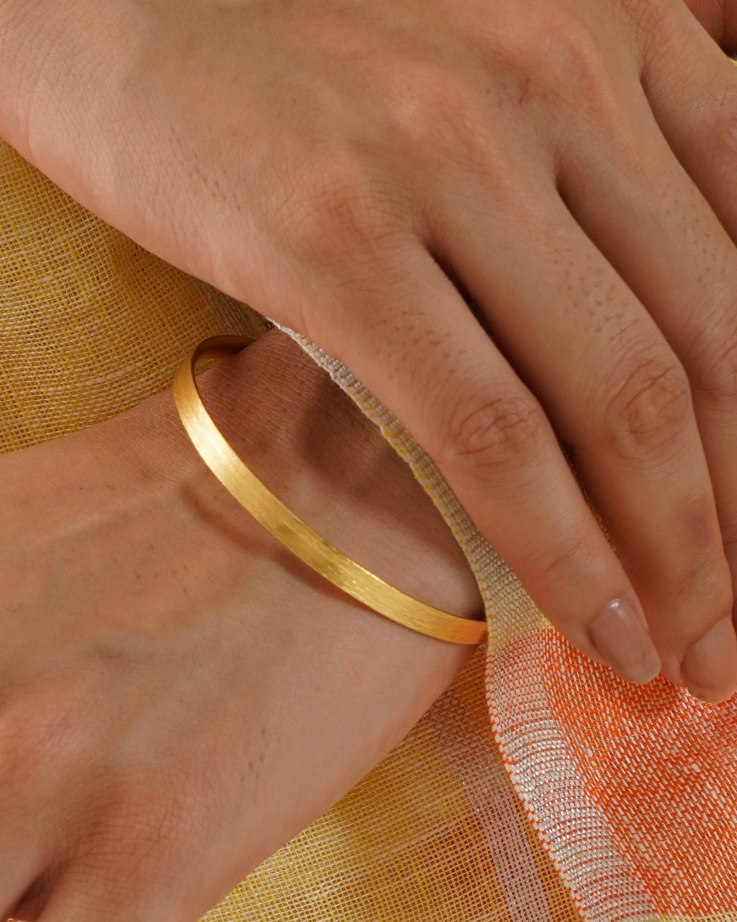 Hava Simple Hand Cuff /Bracelet