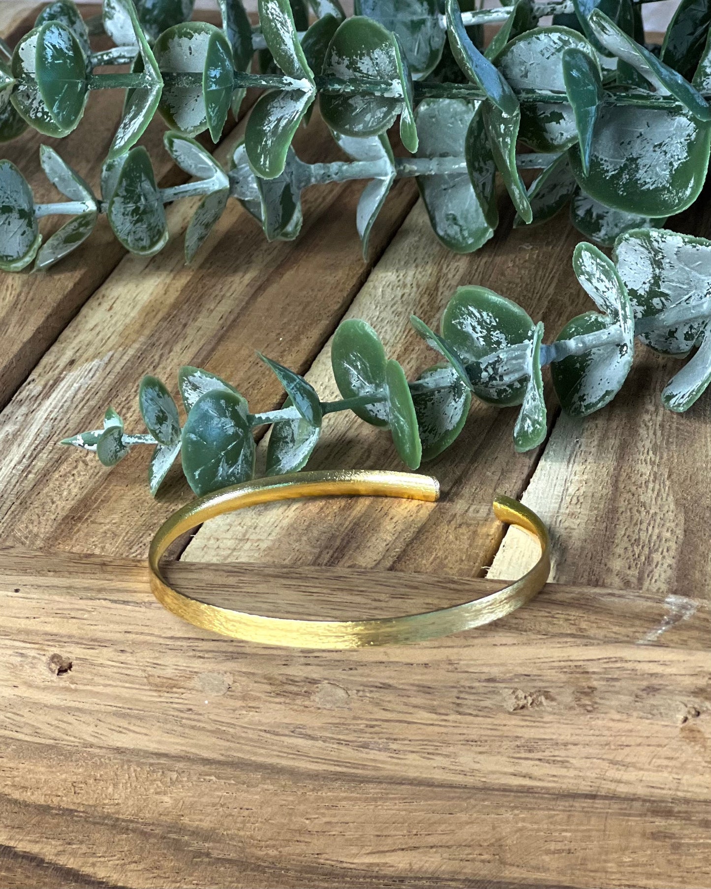 Hava Simple Hand Cuff /Bracelet