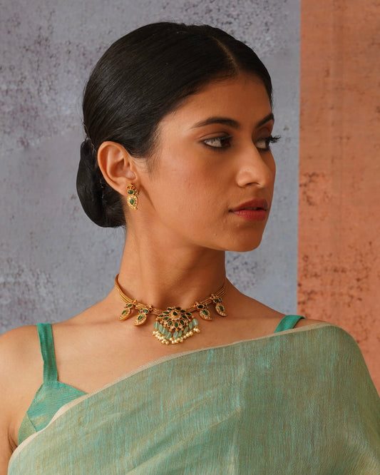 Glossy Stone Antique Traditional Necklace