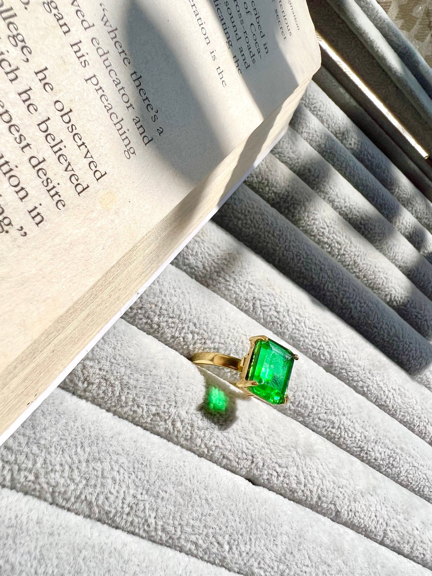 Lavish glossy stone Ring