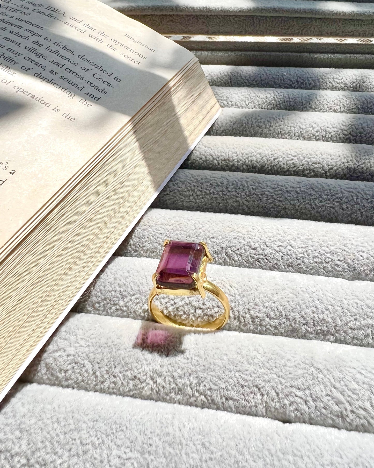 Lavish glossy stone Ring