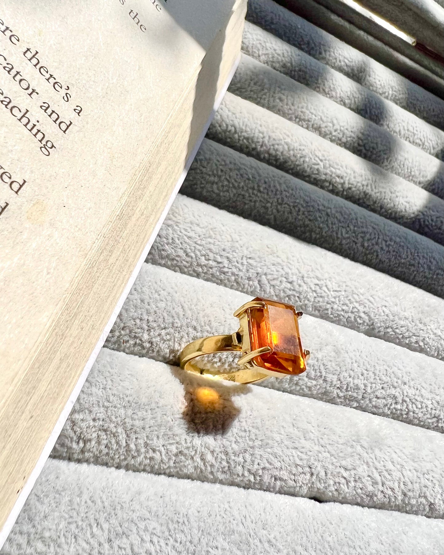Lavish glossy stone Ring