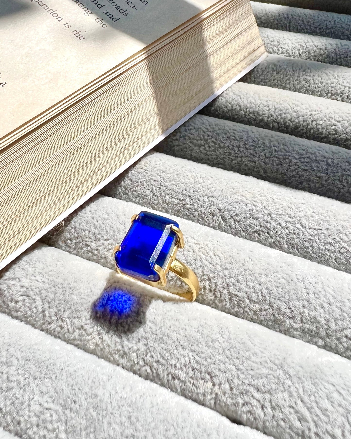 Lavish glossy stone Ring