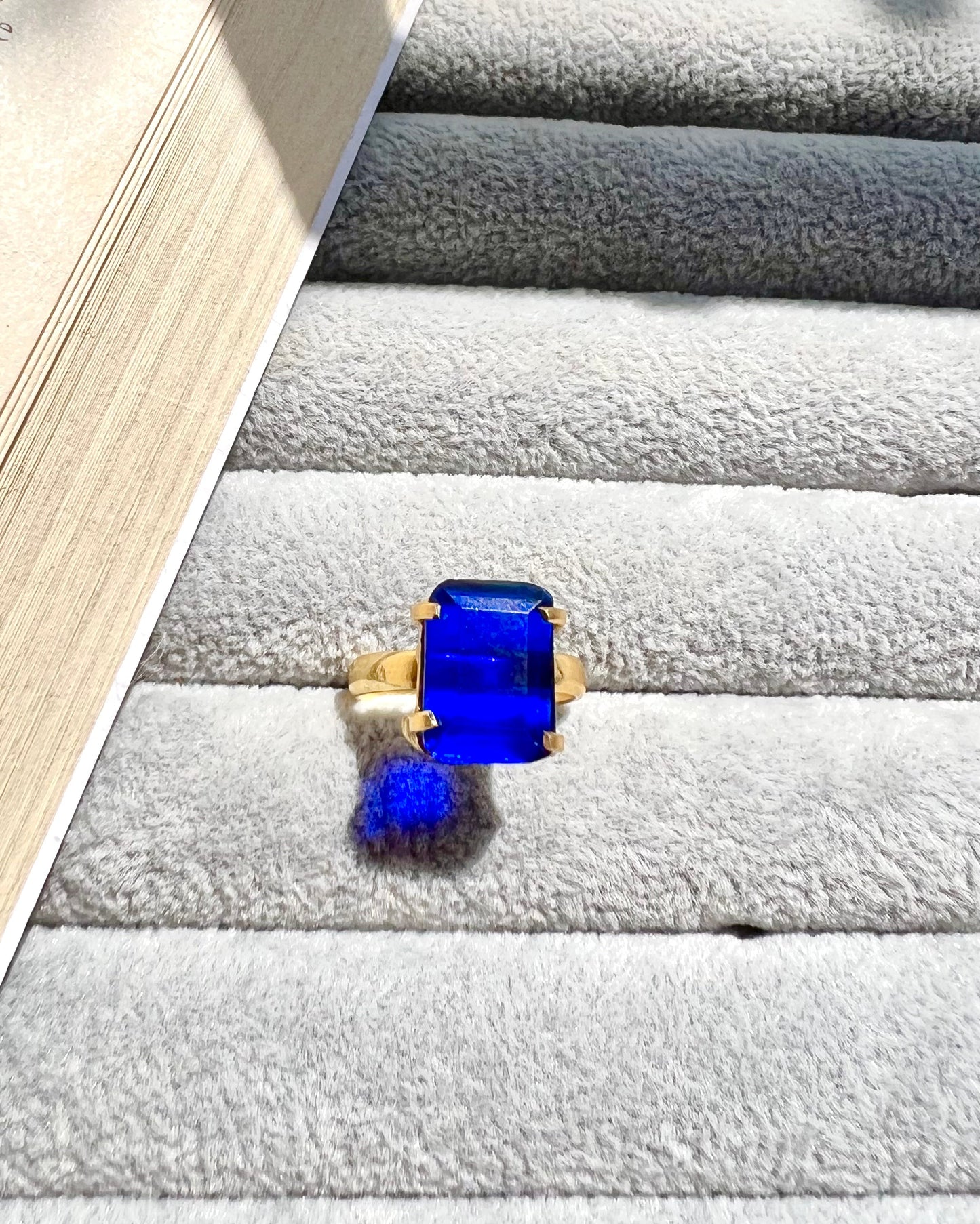 Lavish glossy stone Ring