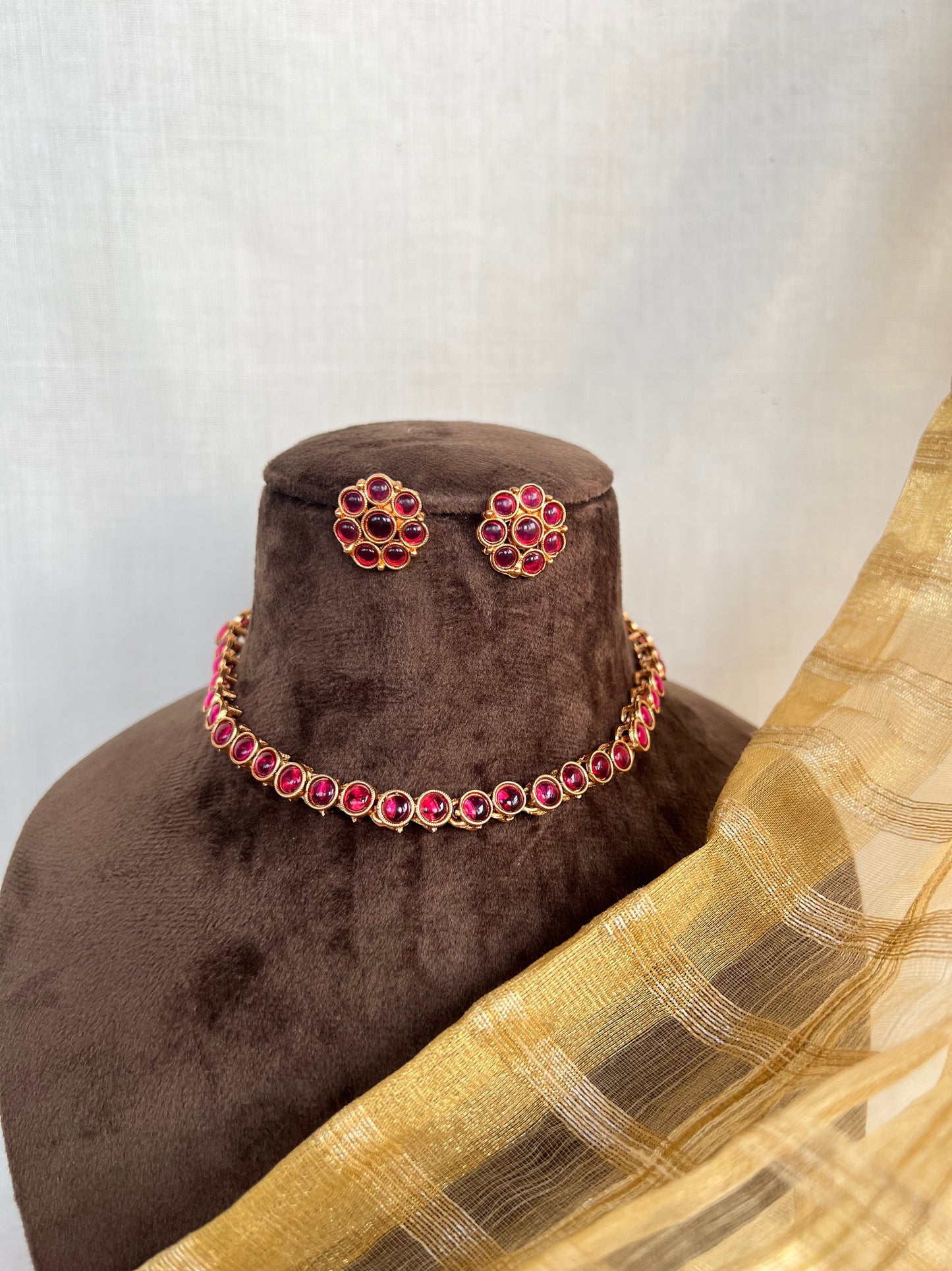 Niroshini Necklace with Stud